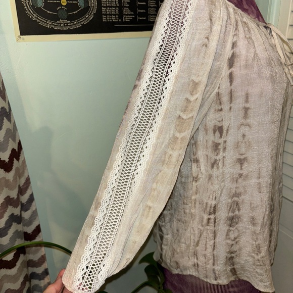 I.N. Studio Beige Tie Dye Blouse with White Lace - Petite XL - Picture 3 of 6